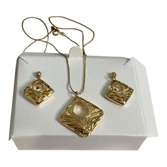 Vintage Gold Overlay Necklace + Earring Set 17 Inch Chain Design Square Dangle - Picture 7 of 9